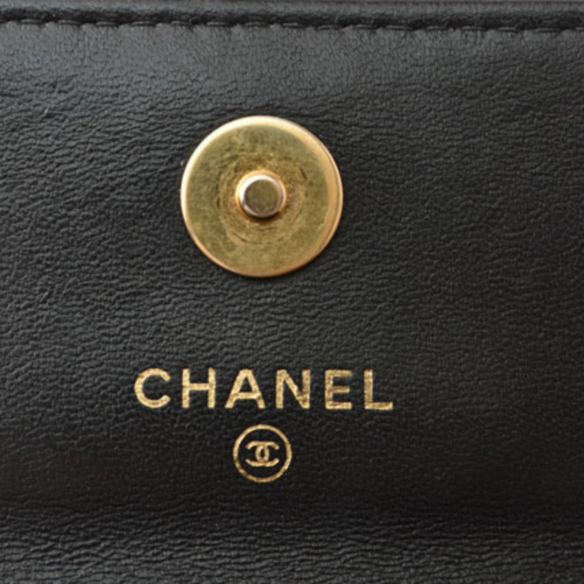 Chanel Wallet on Chain in pelle nera con catena dorata intrecciata – Ref. 31409975 - Etoilux