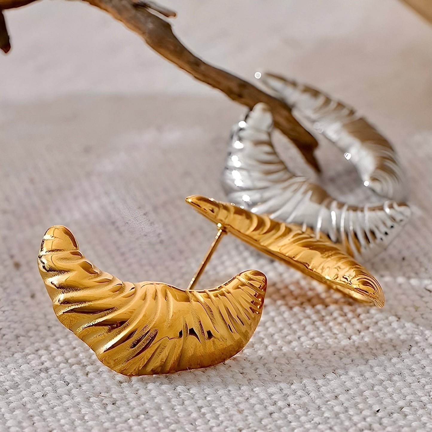 BEHI CROISSANT EARRINGS - Etoilux