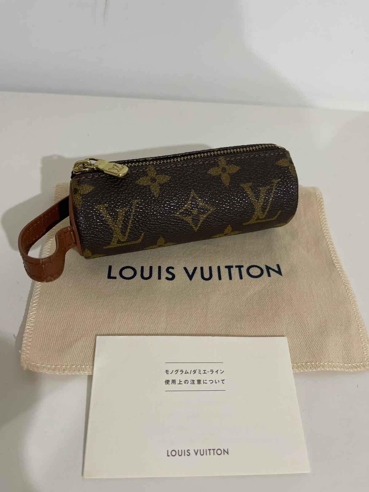 Louis Vuitton Mini Pochette Cylindrique Monogram – Porta Monete/Accessori - Etoilux
