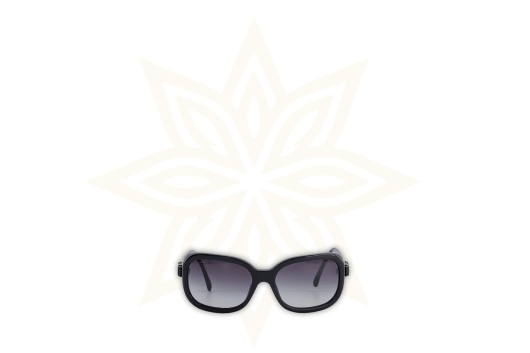 Chanel Occhiali da Sole Vintage Chanel in Acetato Nero con Lenti Sfumate - Etoilux