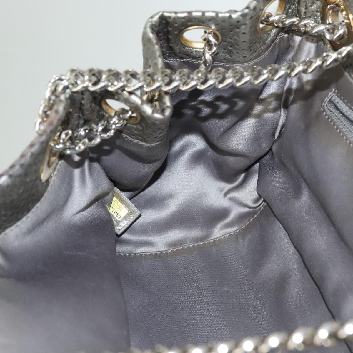 Chanel Drill Flap Bag in Pelle Traforata Metallizzata – Argento - Etoilux