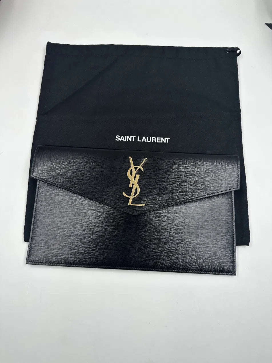 Saint Laurent Uptown Pouch nera grain de poudre | Etoilux