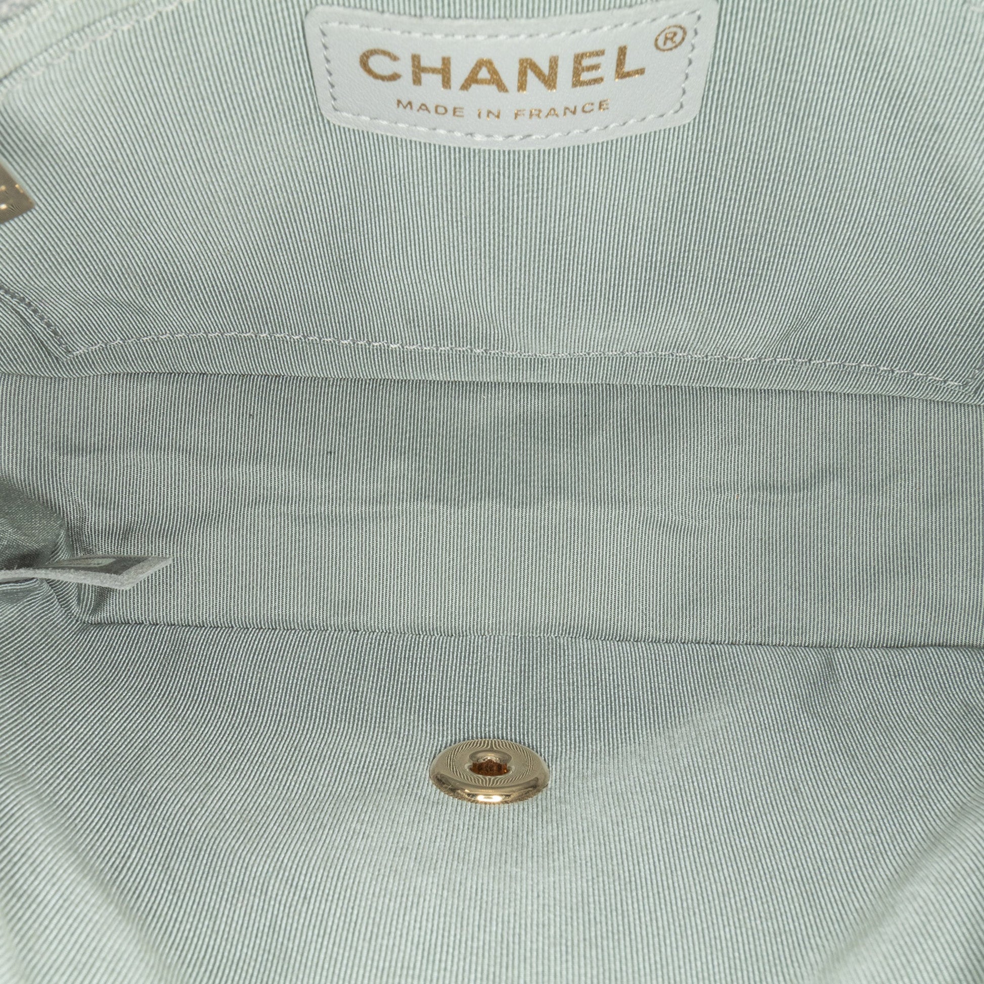 Chanel Flap Bag con Tracolla in Pelle Trapuntata – Grigio | 2020 - Etoilux