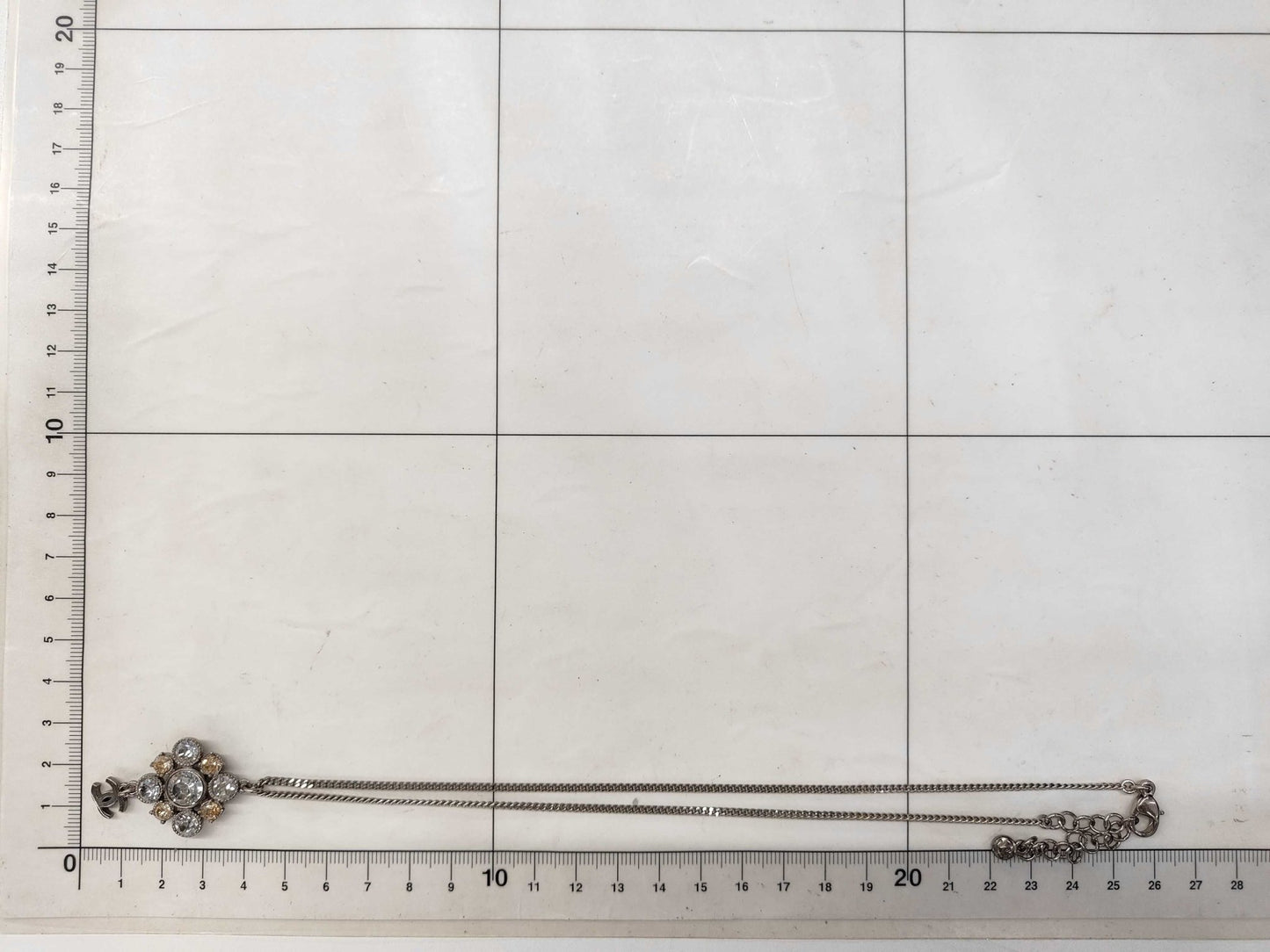 Chanel Collana Pendente Cristalli CC Argento – Catena 25 cm - Etoilux