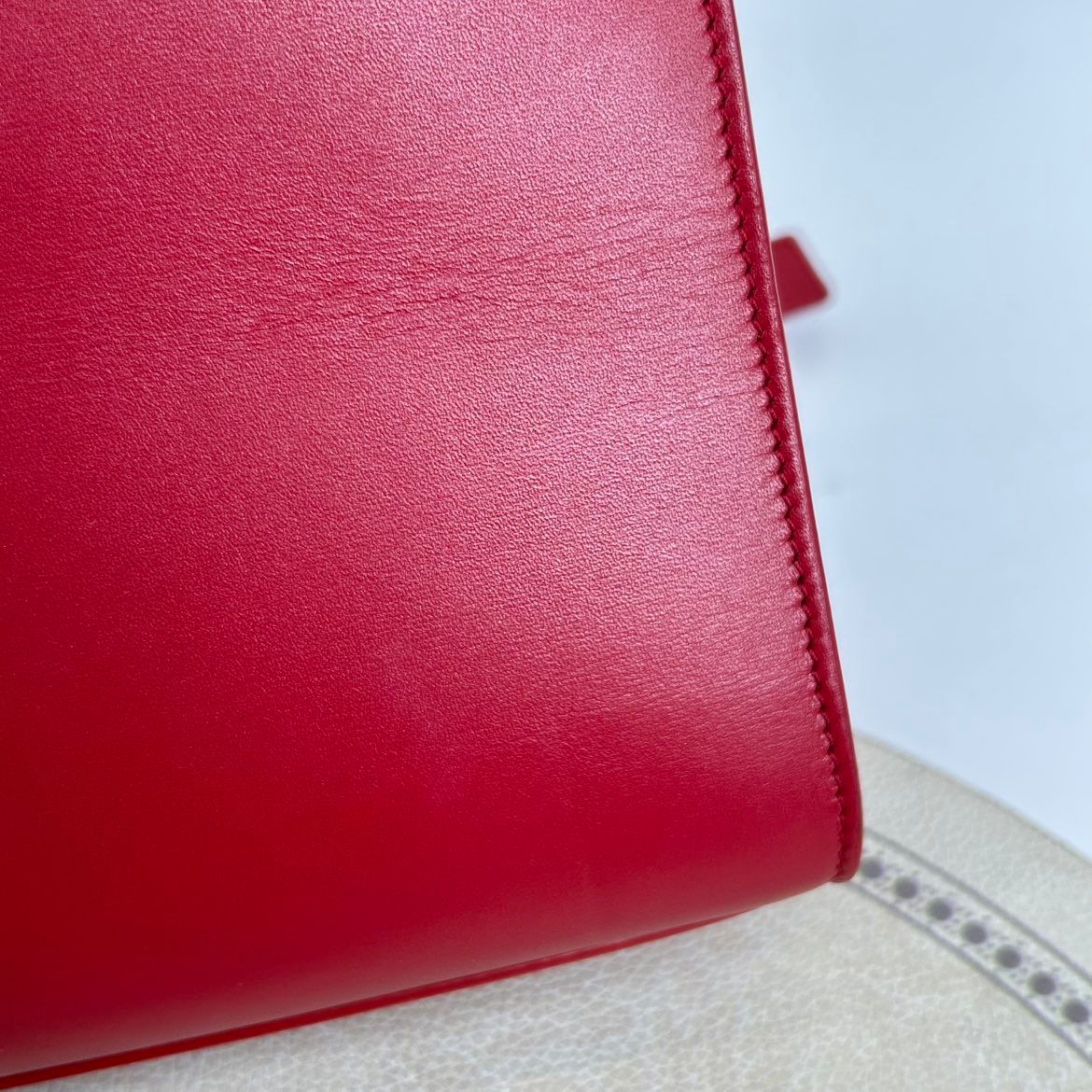 Saint Laurent Paris – Manhattan Shoulder Bag in Smooth Leather Rosso - Etoilux