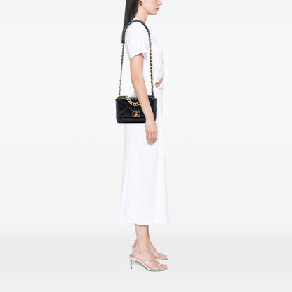 Chanel 19 Small Pelle di Agnello Nera 2019 – Hardware Trio – 25 cm - Etoilux