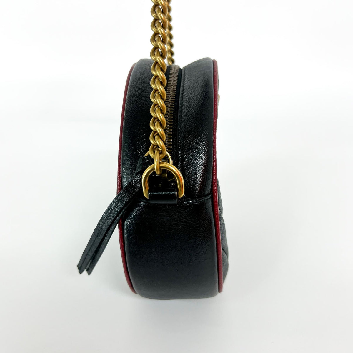 Gucci GG Marmont Mini Round – Pelle matelassé nera e rossa - Etoilux