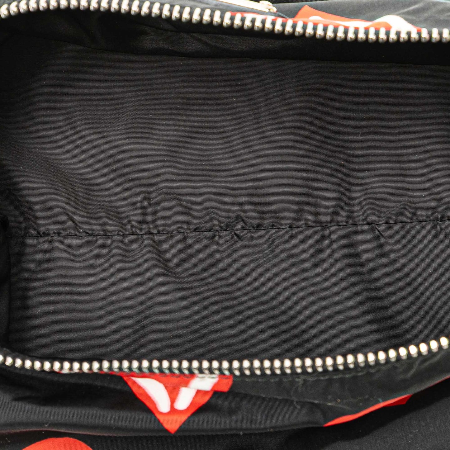 Prada – Tote in nylon stampato con cuori (“I Love Prada”) - Etoilux