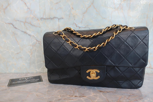 Borsa Chanel Timeless Classic Double Flap small pelle agnello nera hardware oro vista frontale