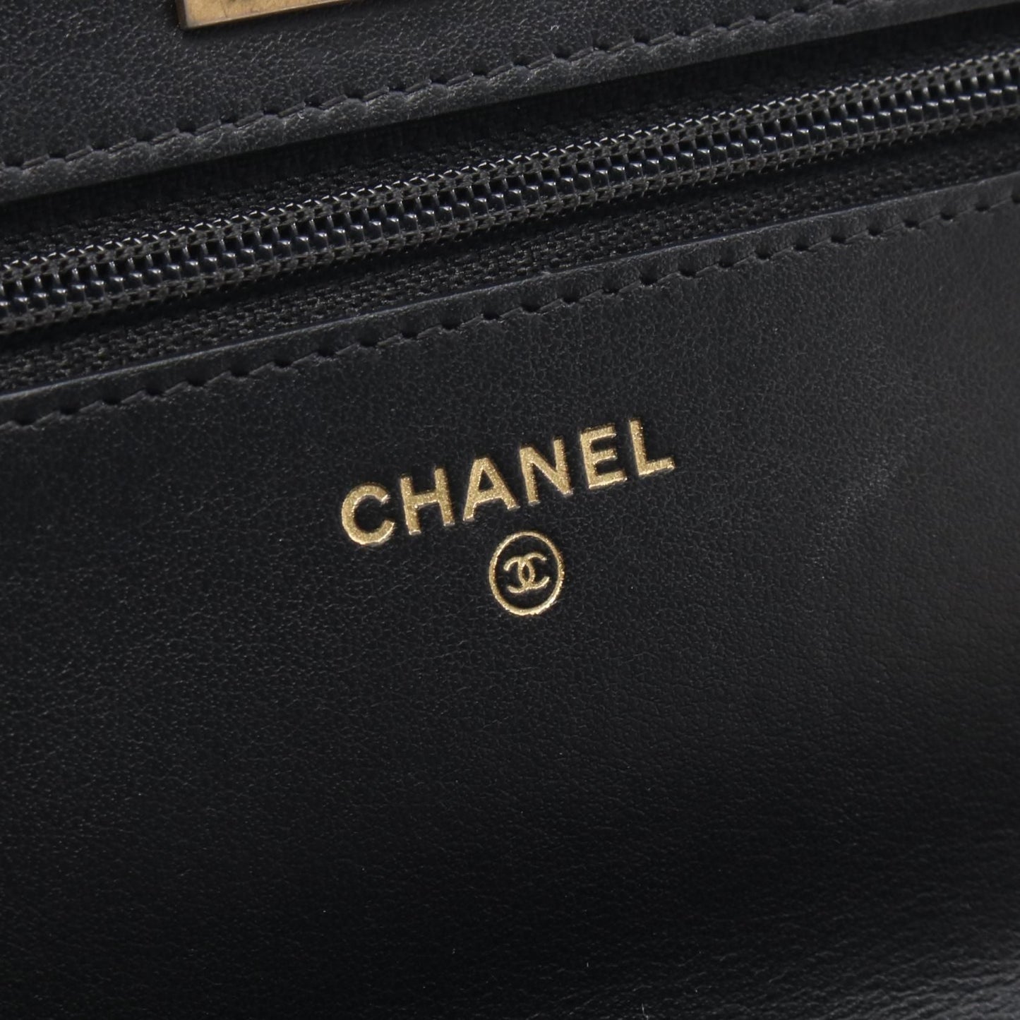 Chanel 2.55 Reissue WOC – Pelle Croco - Embossed Nera Graffiti Gold – 19 cm - Etoilux