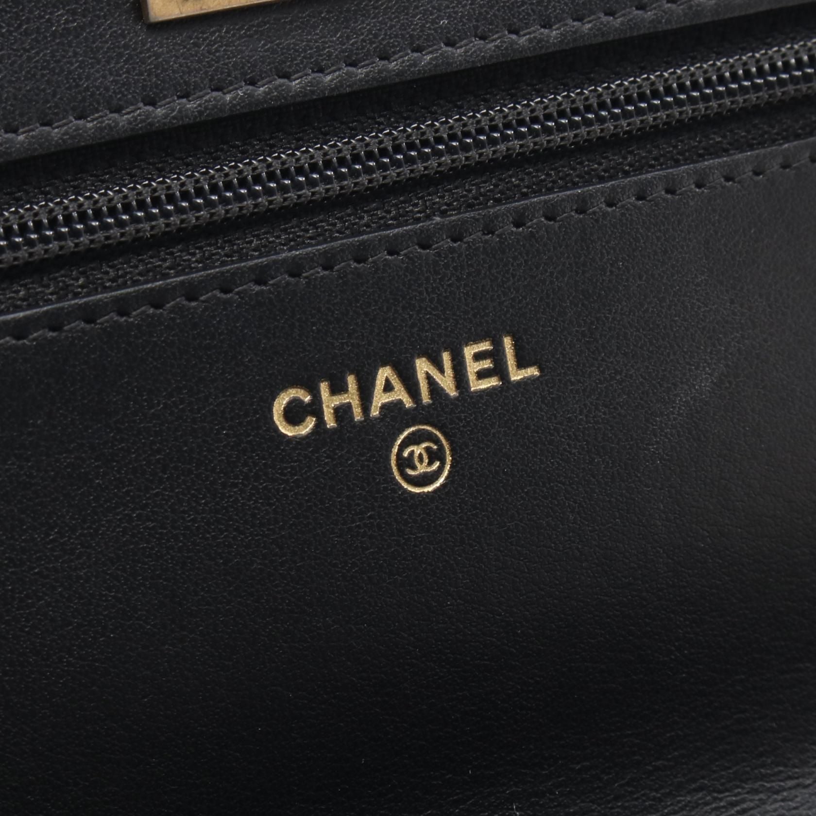 Chanel 2.55 Reissue WOC – Pelle Croco - Embossed Nera Graffiti Gold – 19 cm - Etoilux