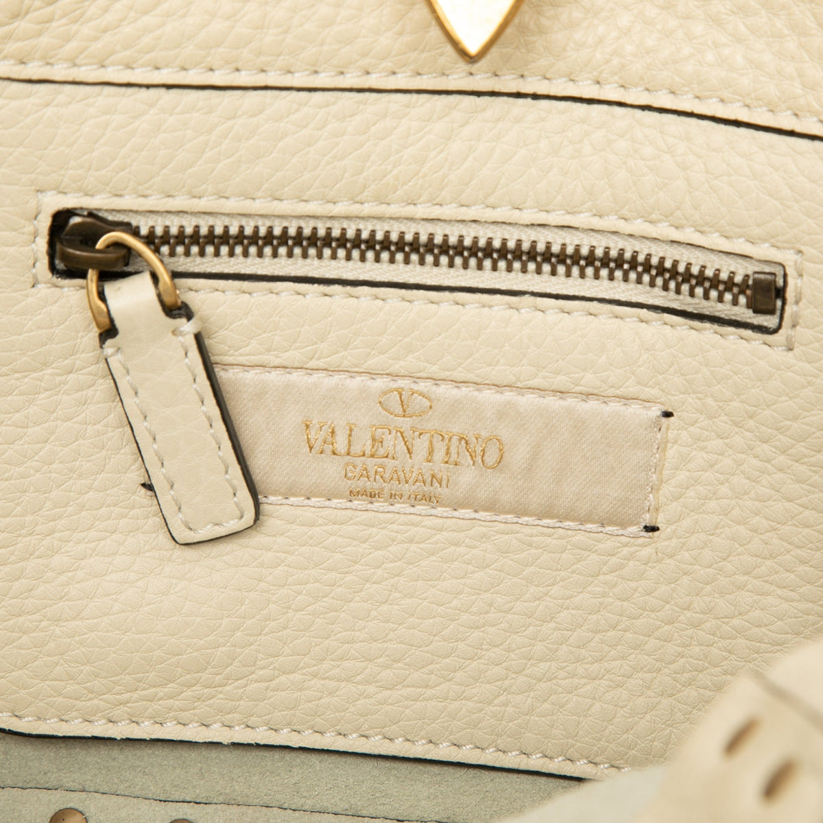 Valentino Garavani Rockstud Rolling Mini Tote – Vitello Martellato Avorio e Cabochon Turchese – 18,5 cm - Etoilux