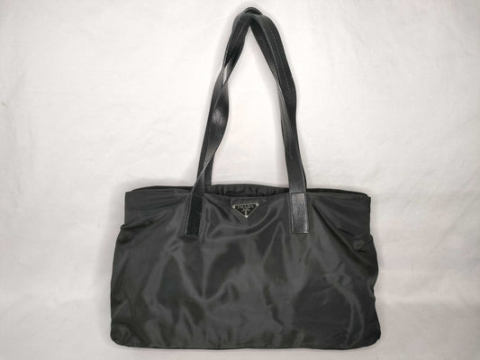 Prada Borsa in Re-Nylon e Saffiano - Etoilux