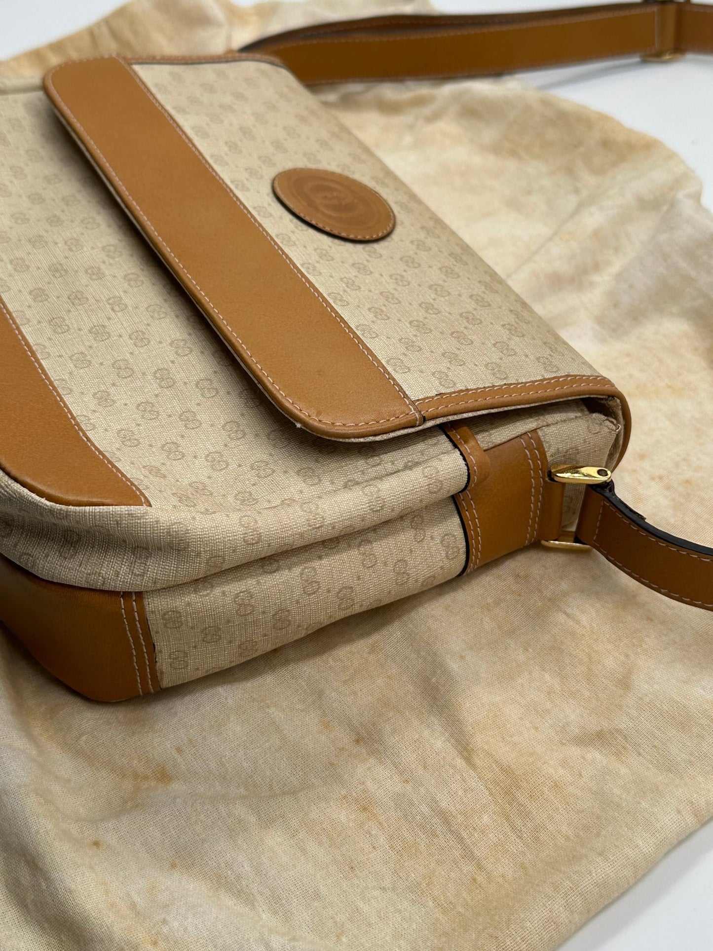 Gucci Vintage Micro GG Canvas Crossbody Bag Beige – Anni '80 - Etoilux