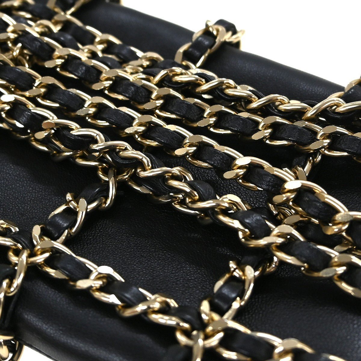 Chanel Tech Me Out Pochette con Catena Pelle di Agnello Nera – 17 cm - Etoilux