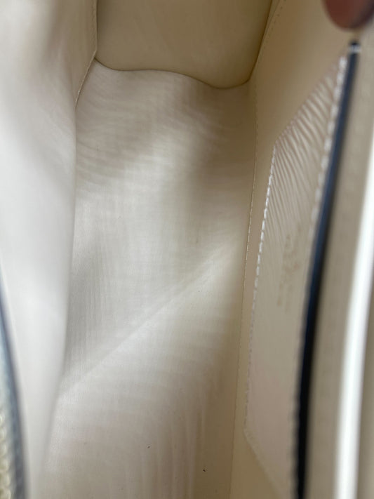 Louis Vuitton Twist MM Pelle Epi Quartz GHW – 23 cm - Etoilux