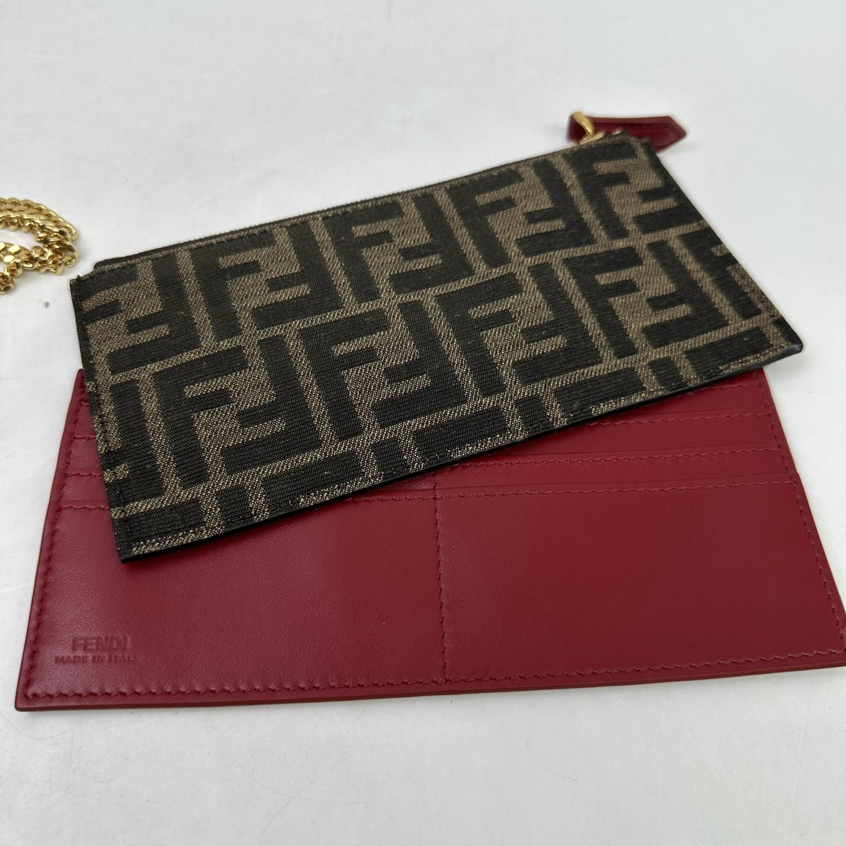 Fendi Wallet on Chain "F is Fendi" in Vernice Rossa con Pochette – 21,5 cm - Etoilux