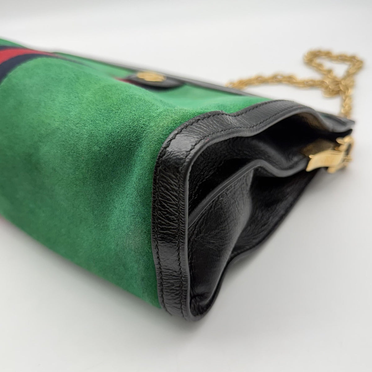 Gucci Borsa a spalla in suede verde - Etoilux