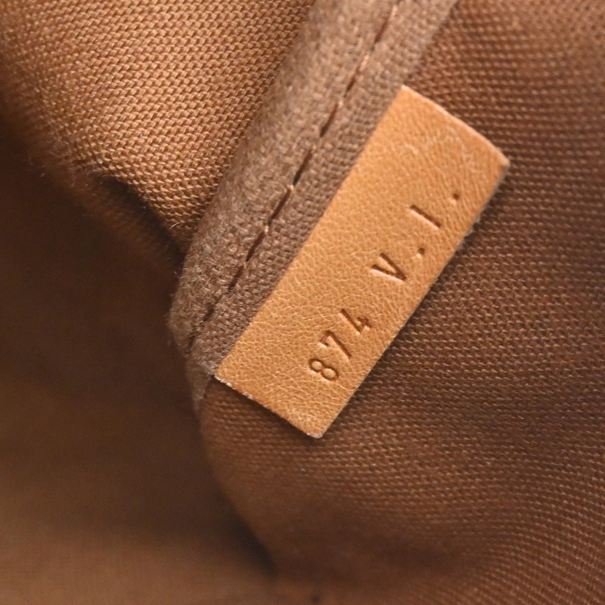 Louis Vuitton Saumur – Monogram Canvas - Etoilux