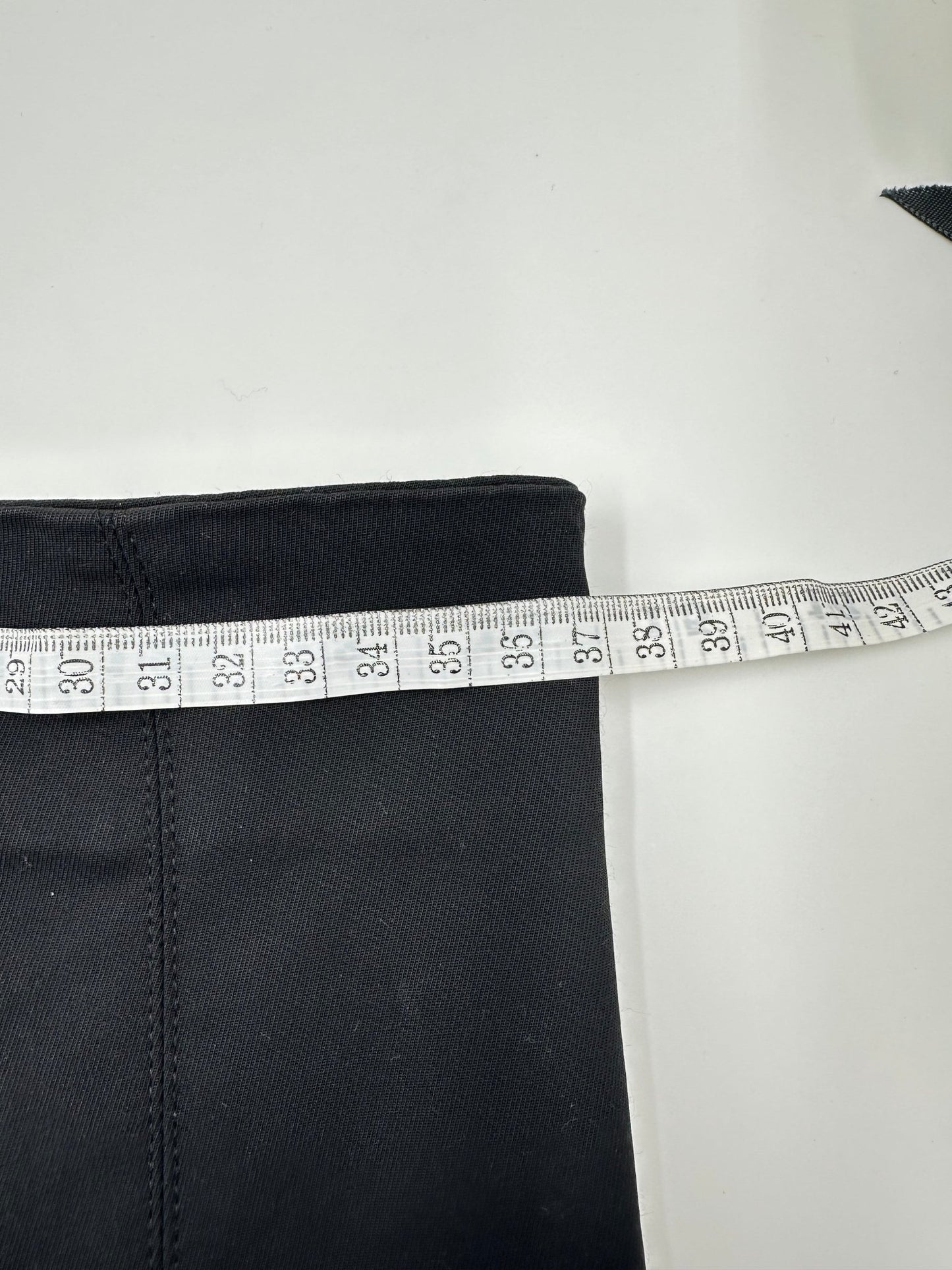 Elisabetta Franchi Gonna Midi Asimmetrica Nera con Zip Oro – Size 40 - Etoilux