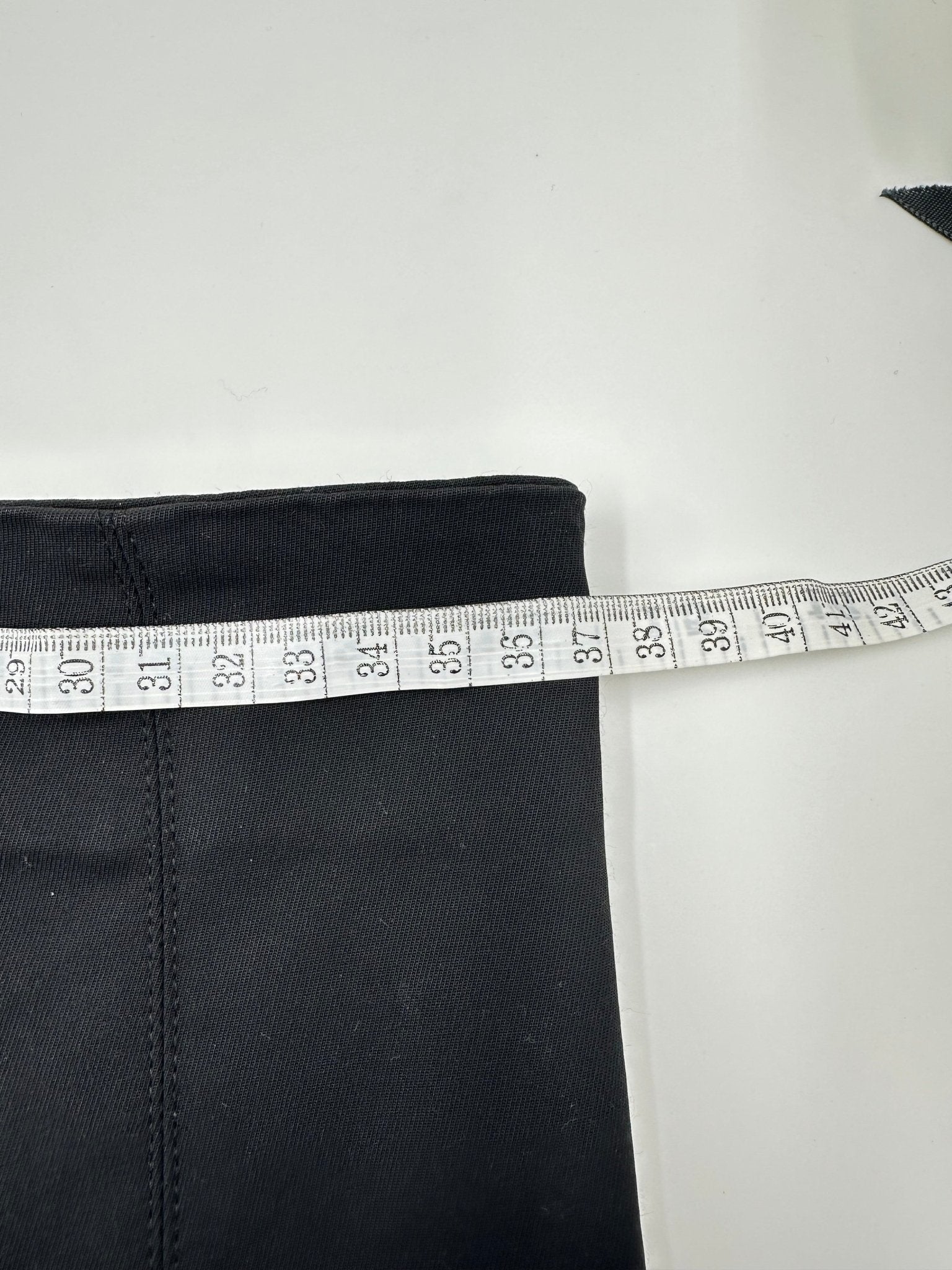 Elisabetta Franchi Gonna Midi Asimmetrica Nera con Zip Oro – Size 40 - Etoilux