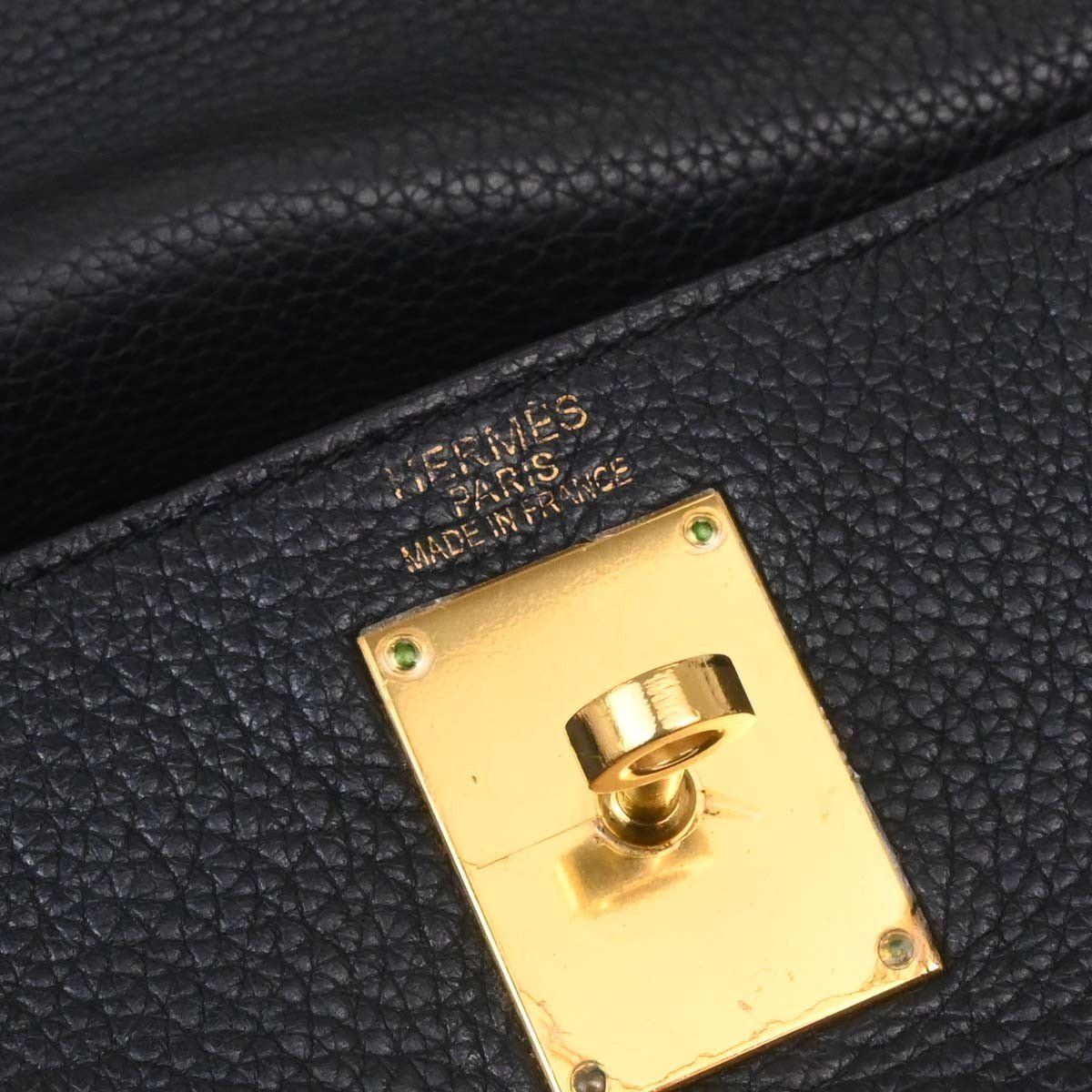 Hermès Kelly 42 Élan Shoulder Togo Noir Hardware Dorato — Formato Orizzontale Raro - Etoilux