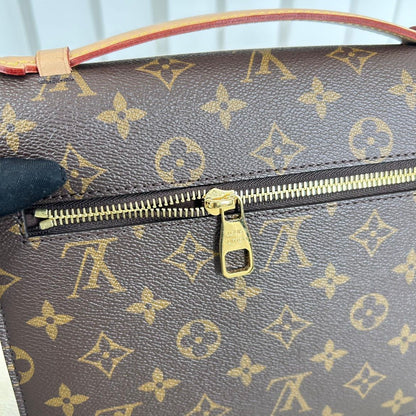 Louis Vuitton Pochette Métis – Monogram Canvas - Etoilux