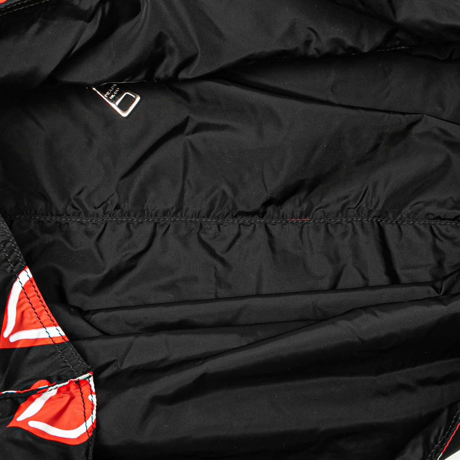 Prada – Tote in nylon stampato con cuori (“I Love Prada”) - Etoilux