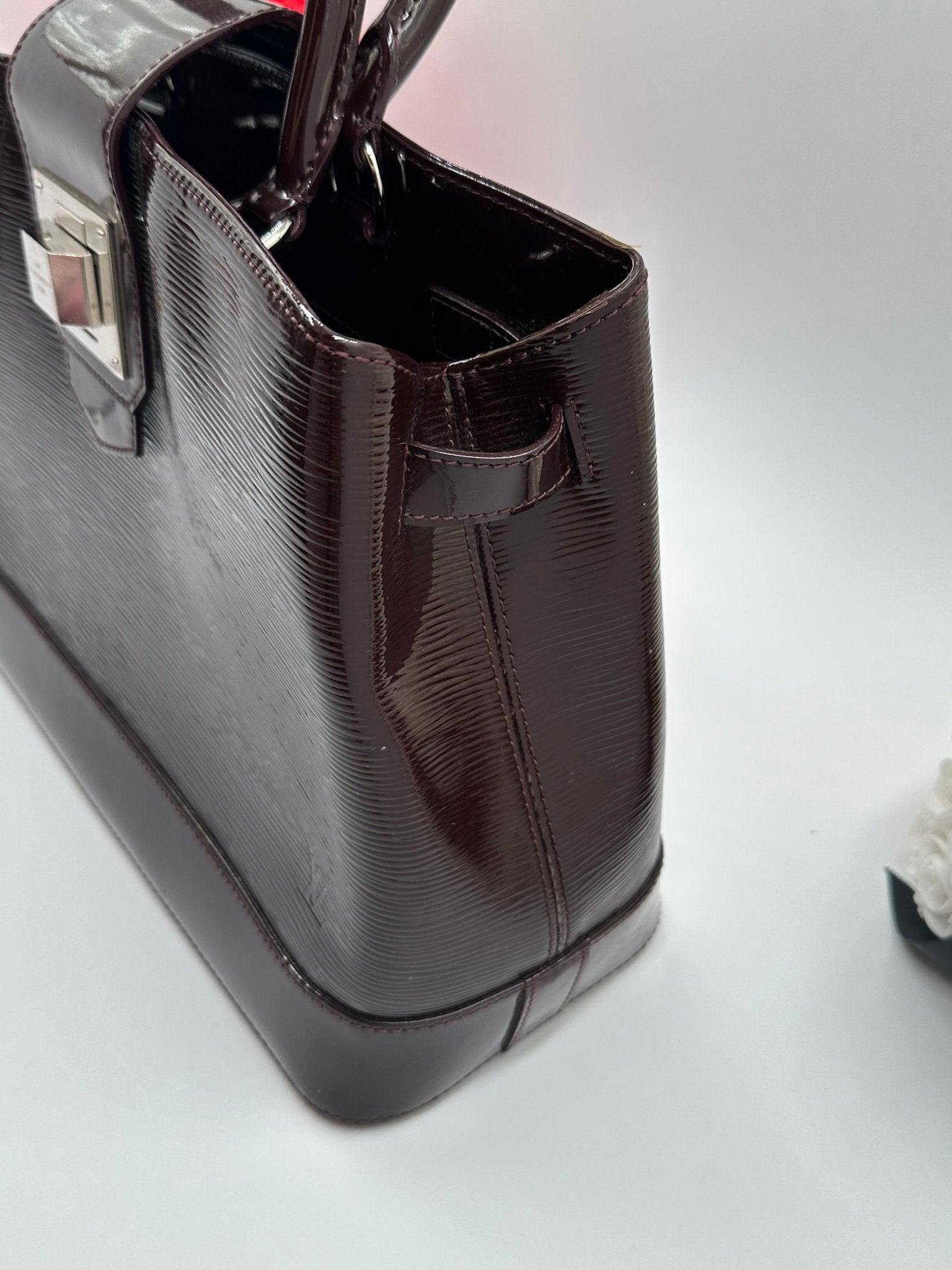 Louis Vuitton Mirabeau GM Pelle Epi Electric Amarante – 2011 - Etoilux