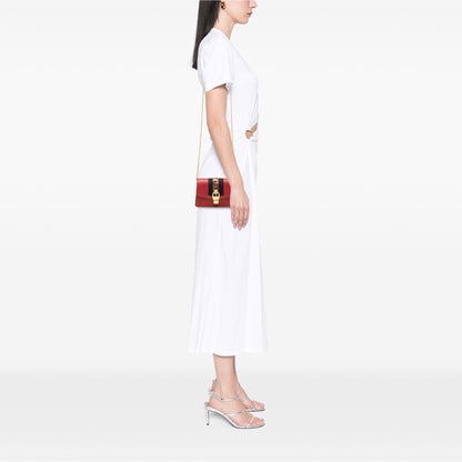 Gucci Sylvie Mini Pelle di Vitello Rossa con Web Stripe e Catena Oro — 16 cm - Etoilux