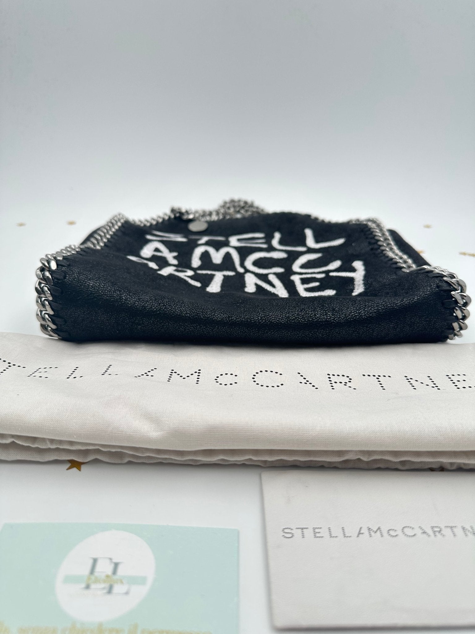 Stella McCartney Falabella Mini Graffiti Logo – Nero - Etoilux
