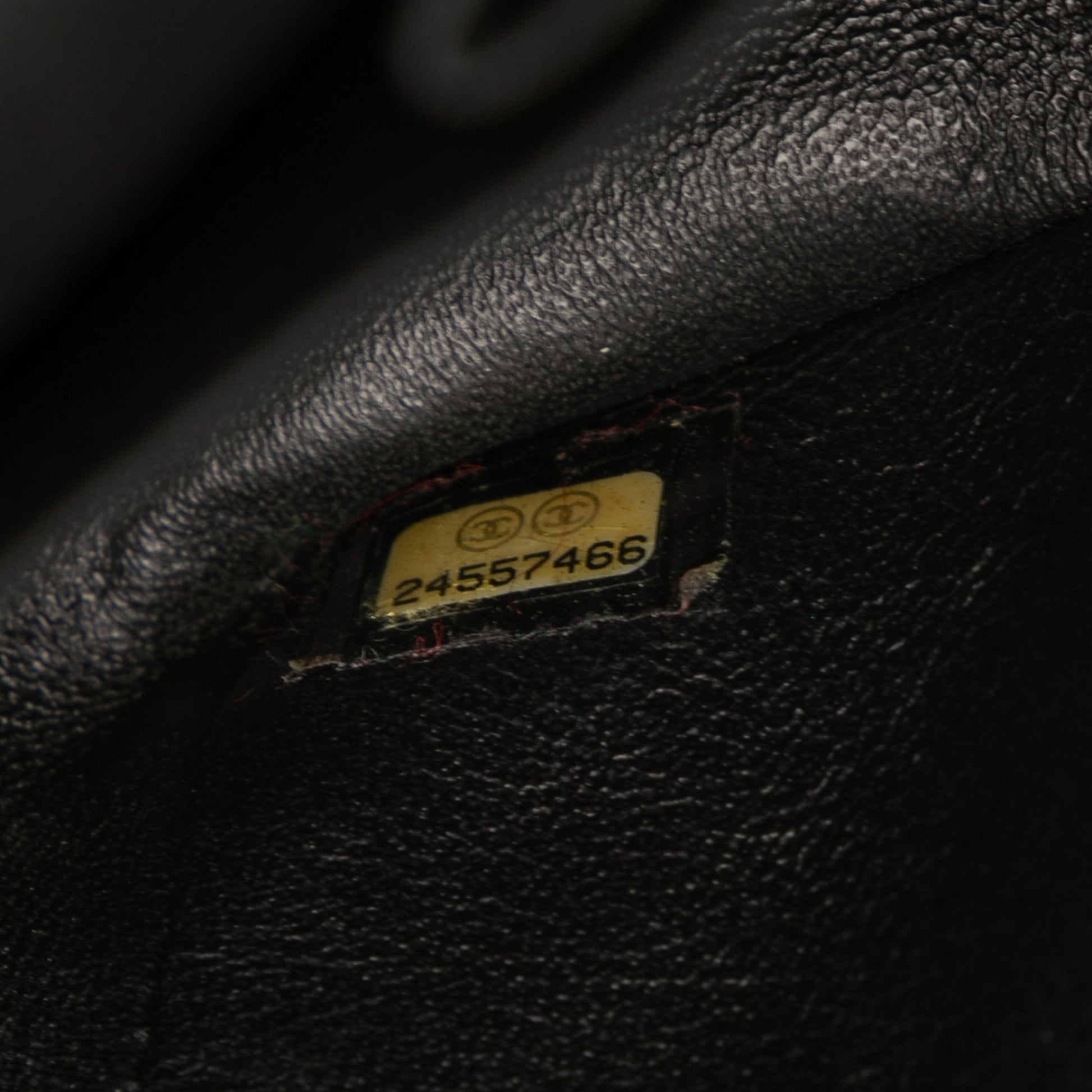 Chanel – Flap Bag Tweed Rosso con Charm Metallici – 2017/18 - Etoilux