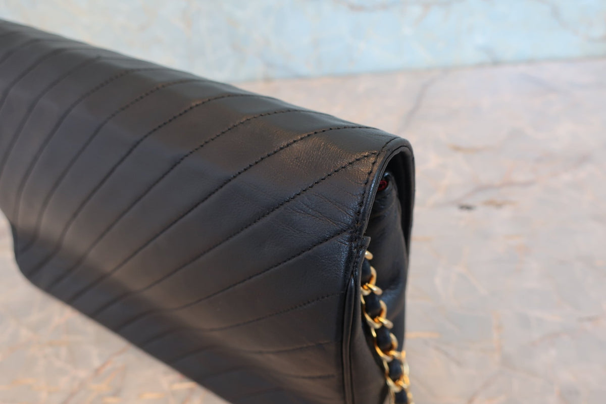 Chanel Ultimate Stitch Wallet on Chain - Etoilux