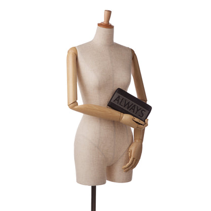 Valentino Garavani – Portafoglio Lungo in Pelle con Dettaglio “ALWAYS” Borchiato - Etoilux