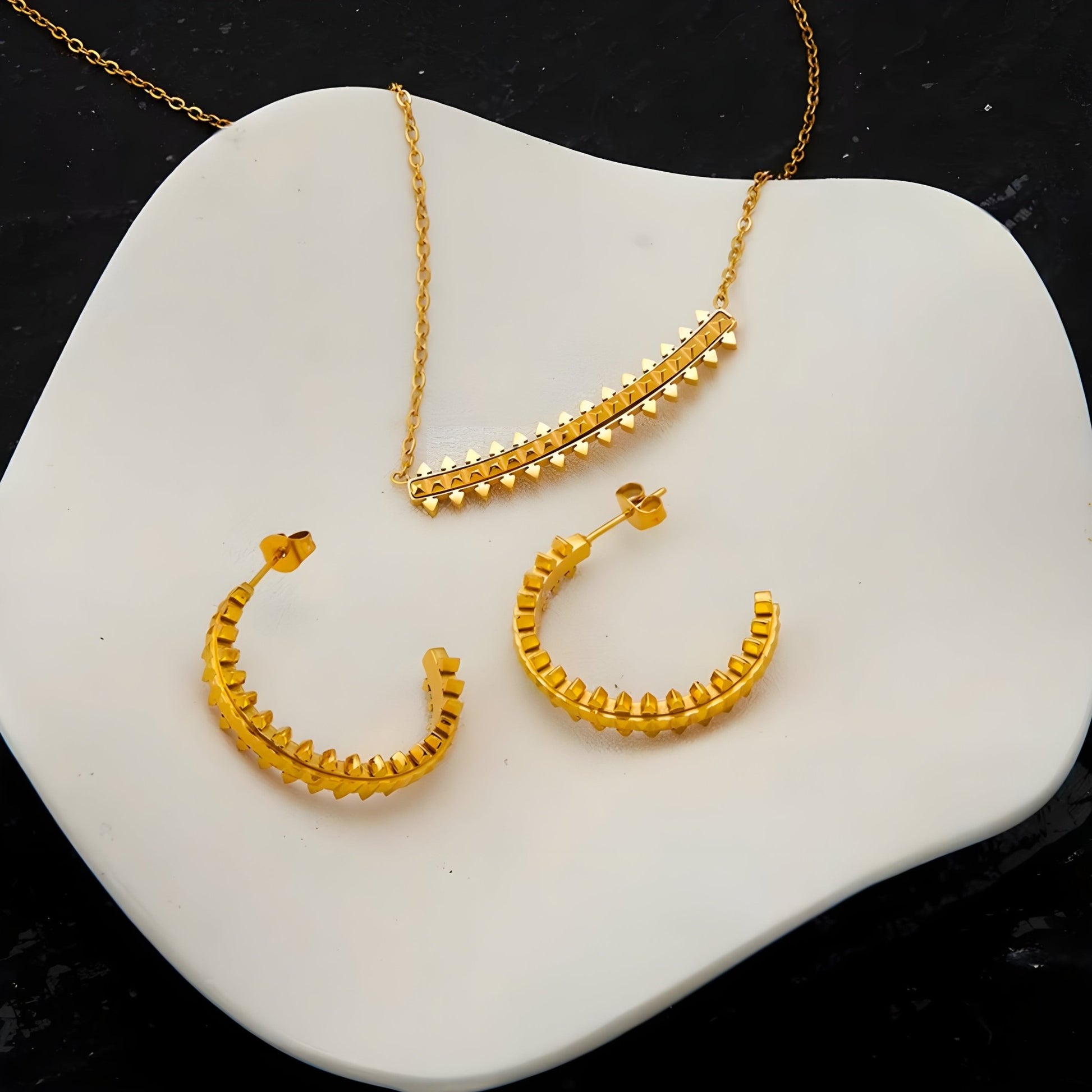 BEHI ISLA NECKLACE - Etoilux
