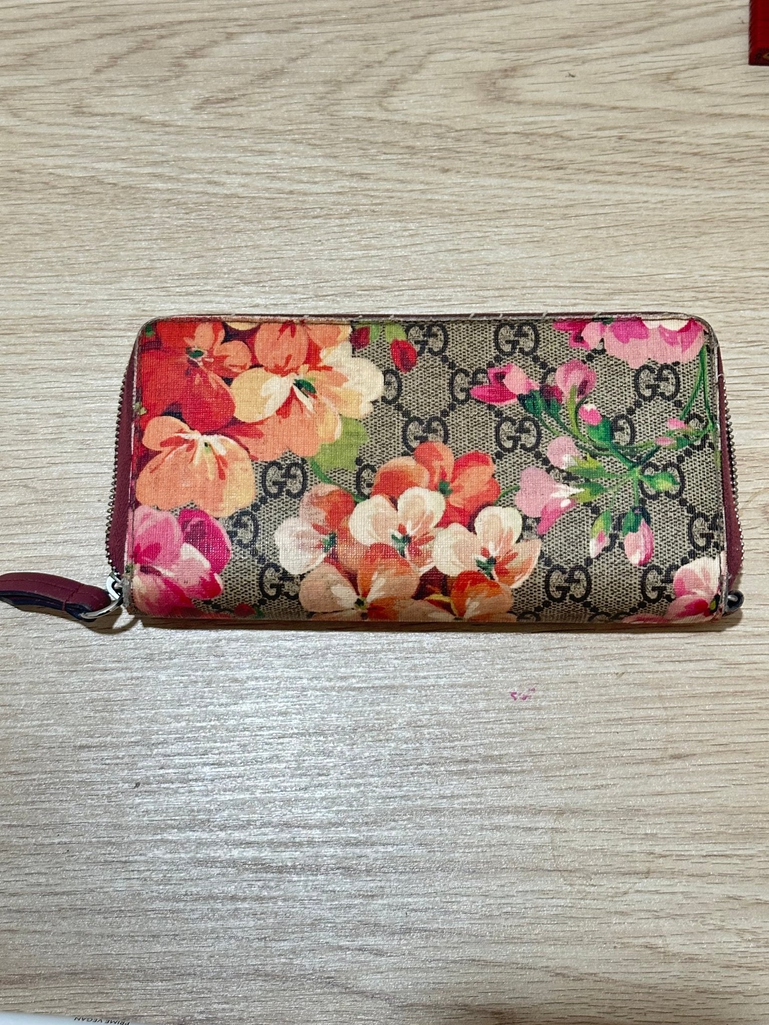 Gucci Portafoglio Zip Around – Blooms Collection SKU: RPV05003025 - Etoilux