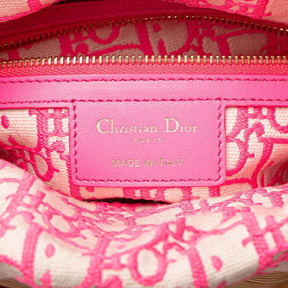 Dior – Lady Dior Basket Bag in Paglia e Dettagli Rosa (2022) - Etoilux