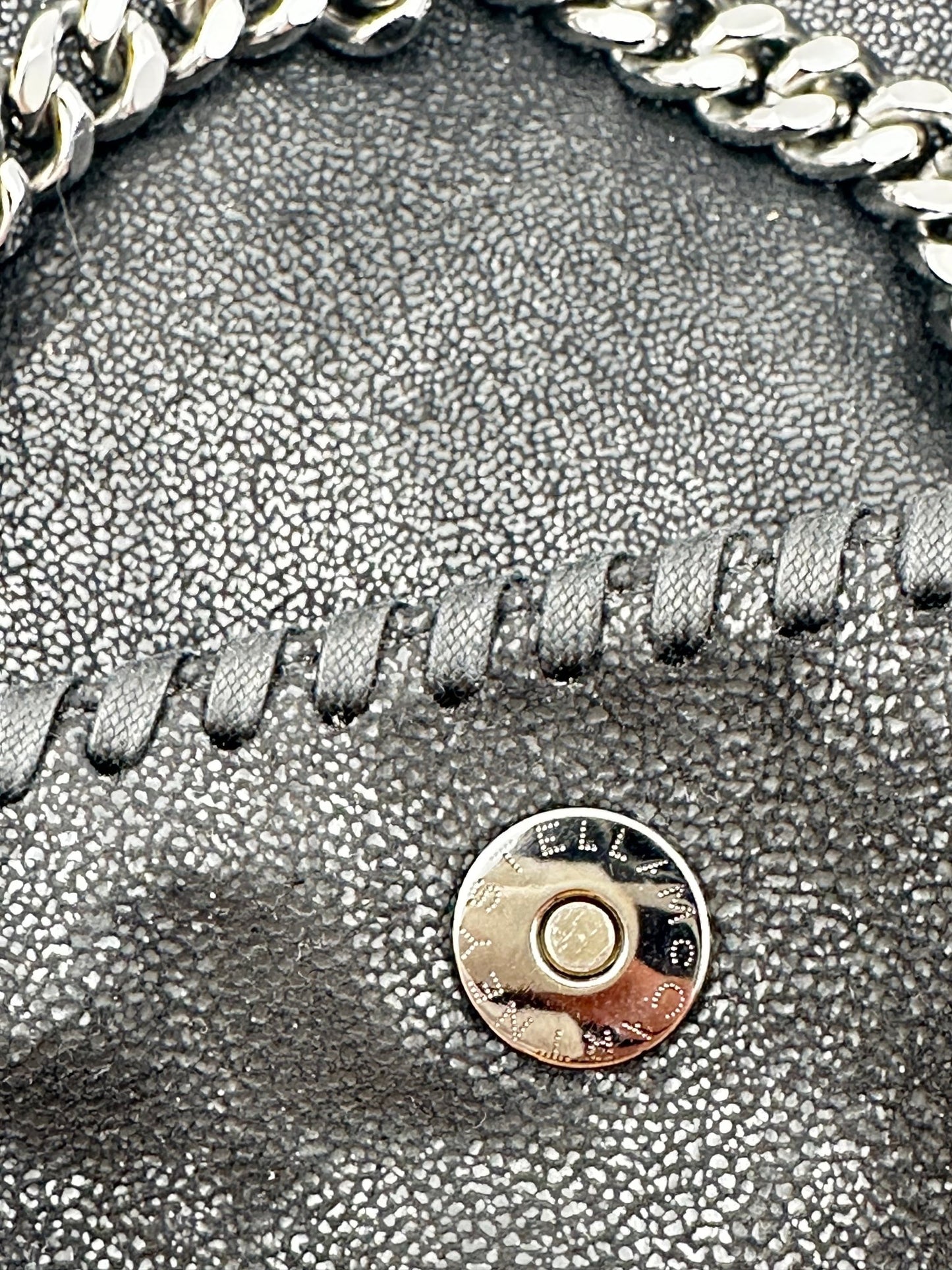 Stella McCartney Falabella Mini Graffiti Logo – Nero - Etoilux