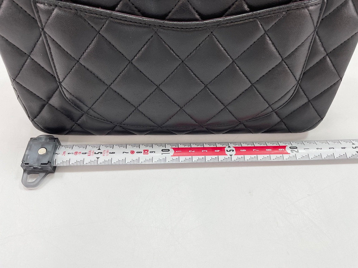 Chanel Borsa in Pelle Nera con Catena - Etoilux