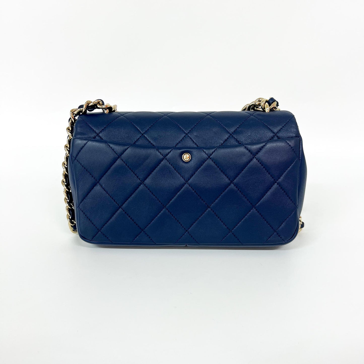 Chanel Flap Bag Small Pelle Agnello Blu Navy Catena Resina – 2020 - Etoilux