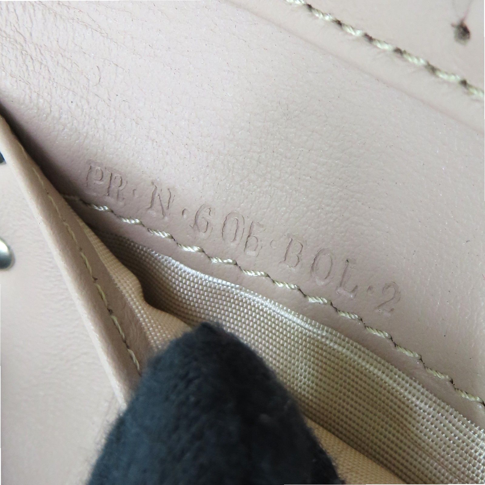 Valentino Garavani Rockstud Compact Wallet Pelle di Vitello Rosa Cipria - Etoilux