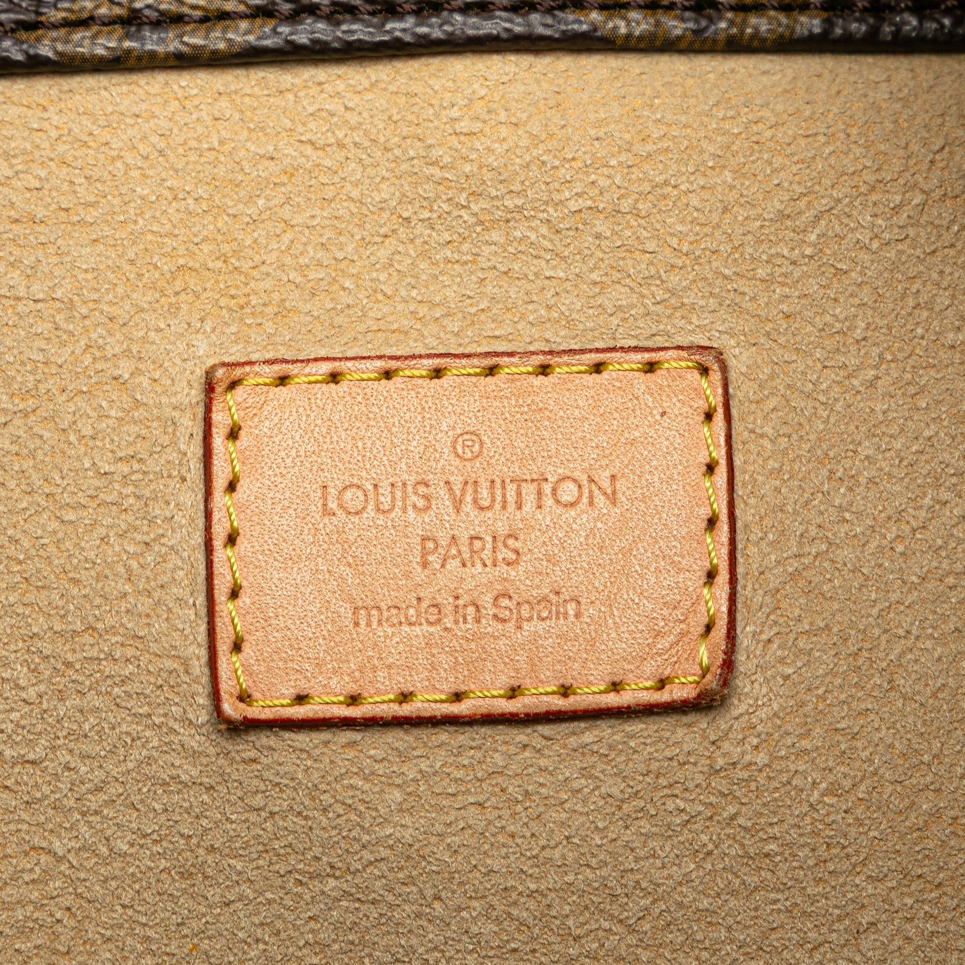 LOUIS VUITTON – Artsy GM Monogram Canvas (2009) - Etoilux