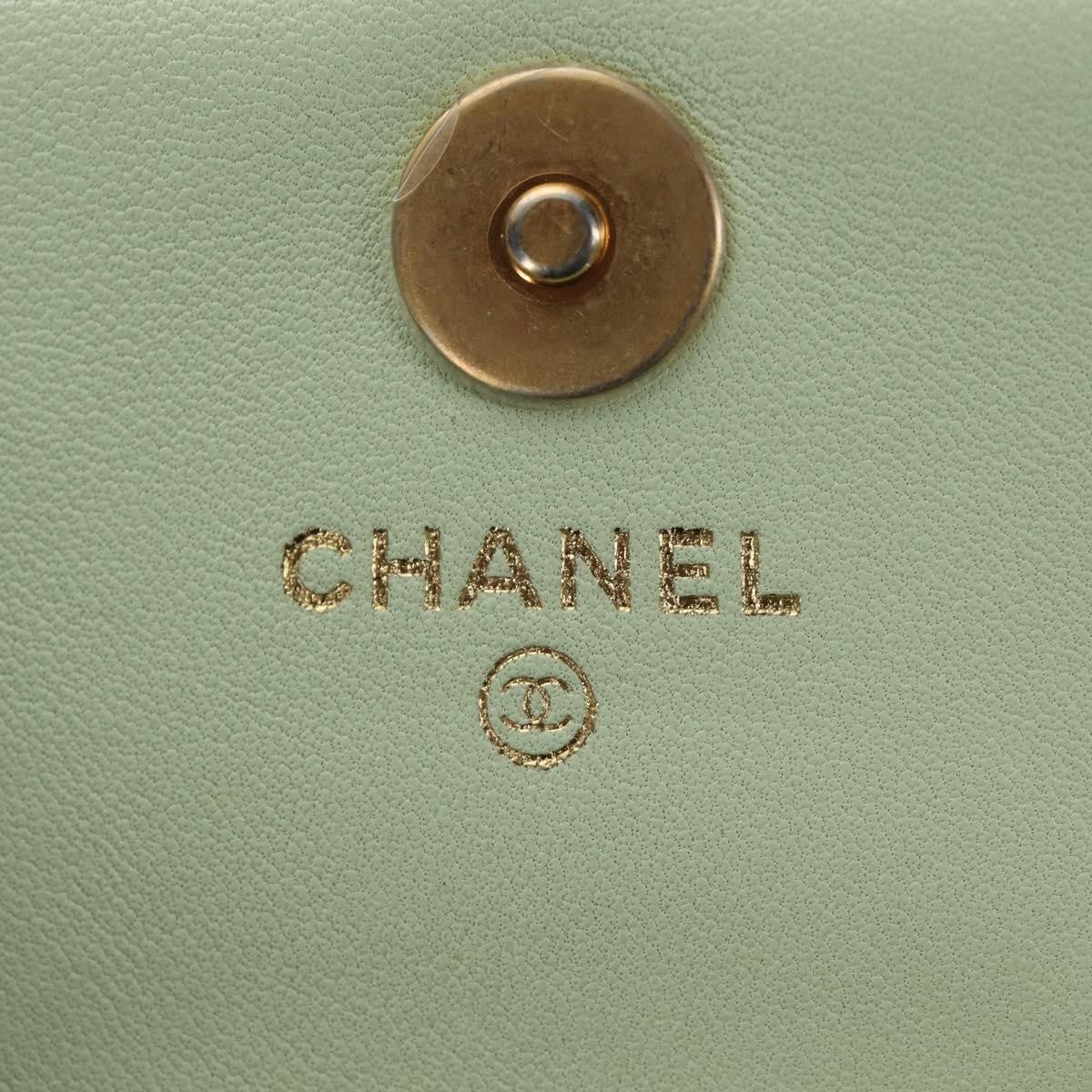 Chanel 19 Portamonete con Patta e Catena Pelle Agnello Verde Menta 2021 – 10 cm - Etoilux