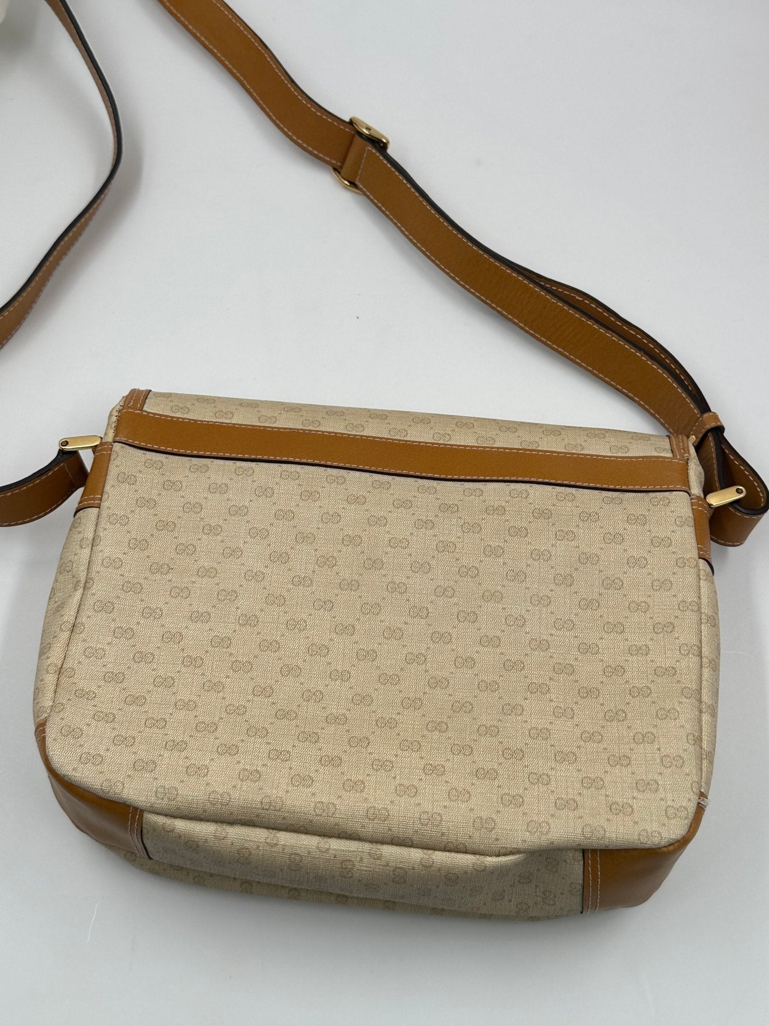 Gucci Vintage Micro GG Canvas Crossbody Bag Beige – Anni '80 - Etoilux