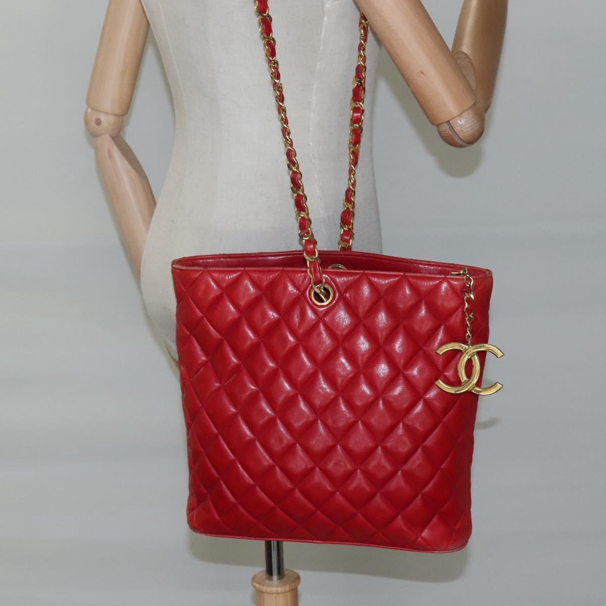 Chanel Vintage Tote Matelassé Agnello Rosso CC Charm Gold – Inizio Anni '80 yd36p7fozl - Etoilux