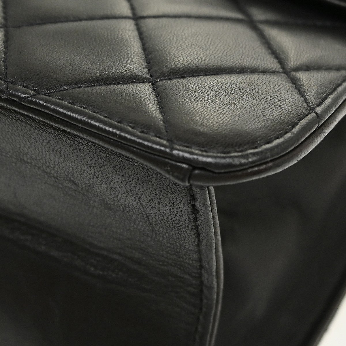 Chanel Vintage Square CC Flap Pelle Agnello Nera Anni '90 – 22 cm - Etoilux
