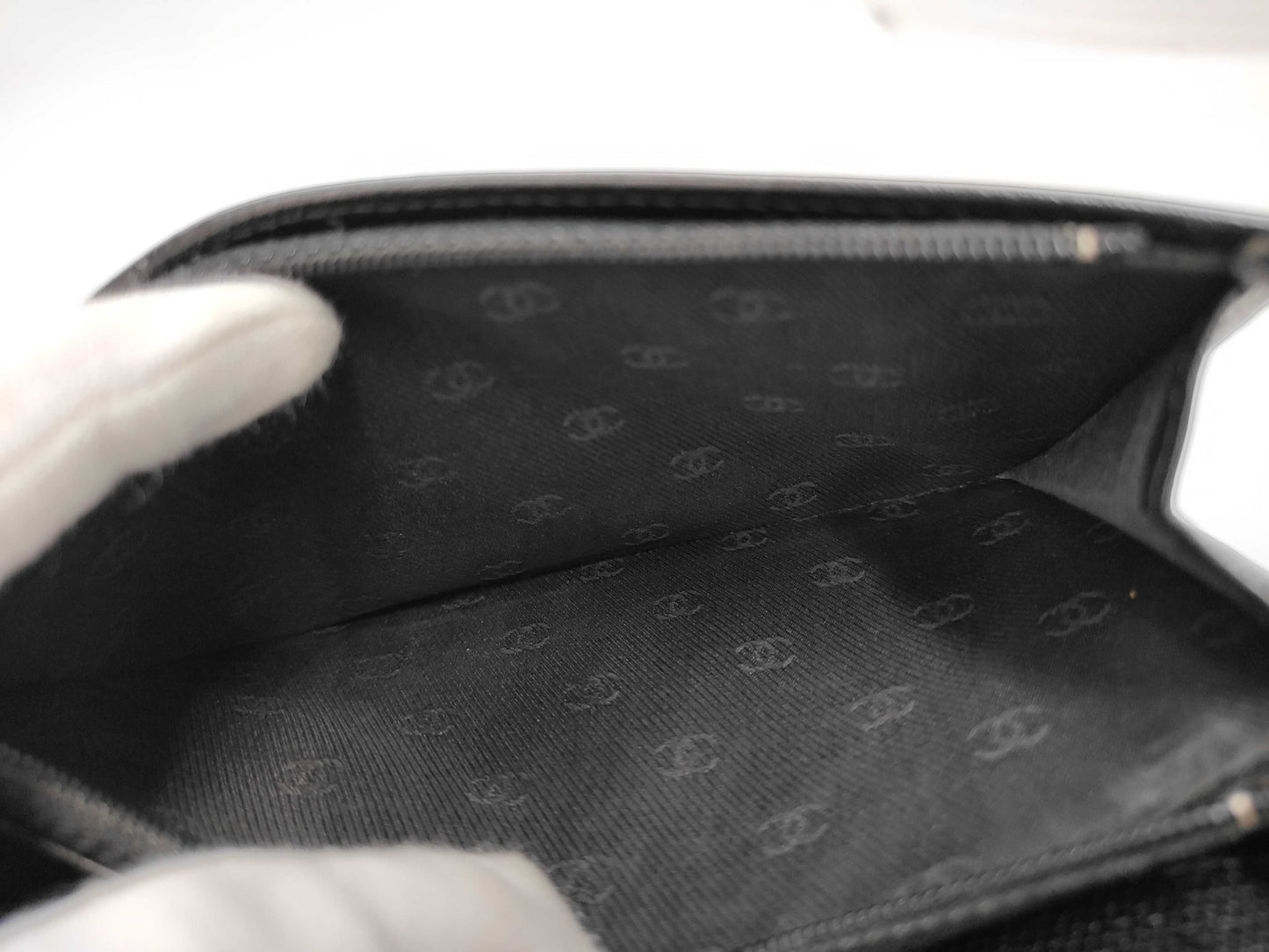Chanel Portafoglio Long Bifold CC Logo Caviar Nero – 19 cm - Etoilux