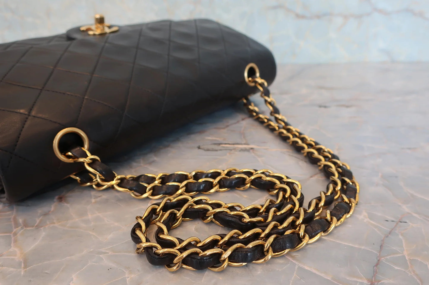 Chanel Classic Double Flap Medium Agnello Nero Hardware Oro – 25 cm - Etoilux