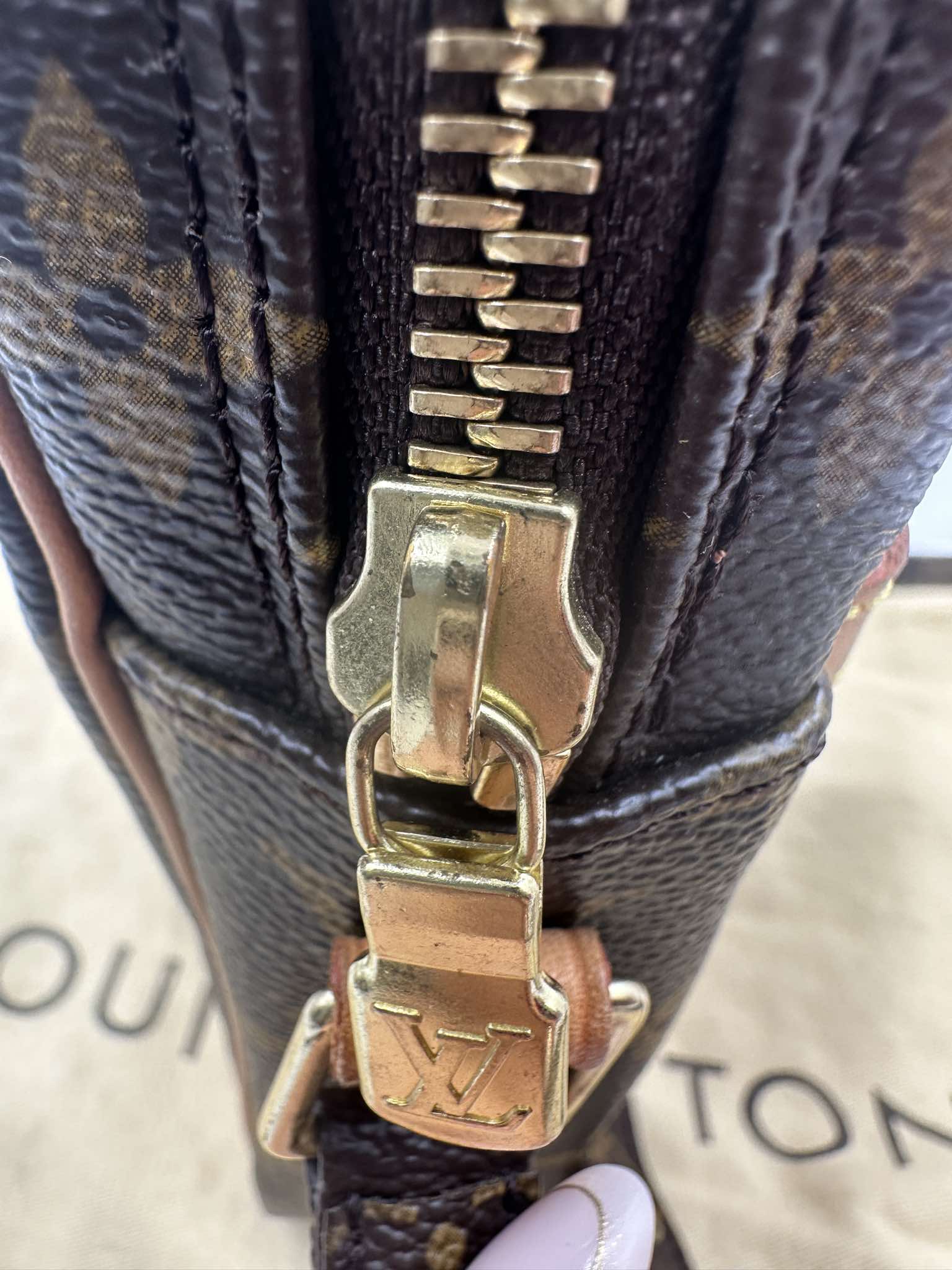 Louis Vuitton Danube PM Monogram Canvas 2006 - Etoilux
