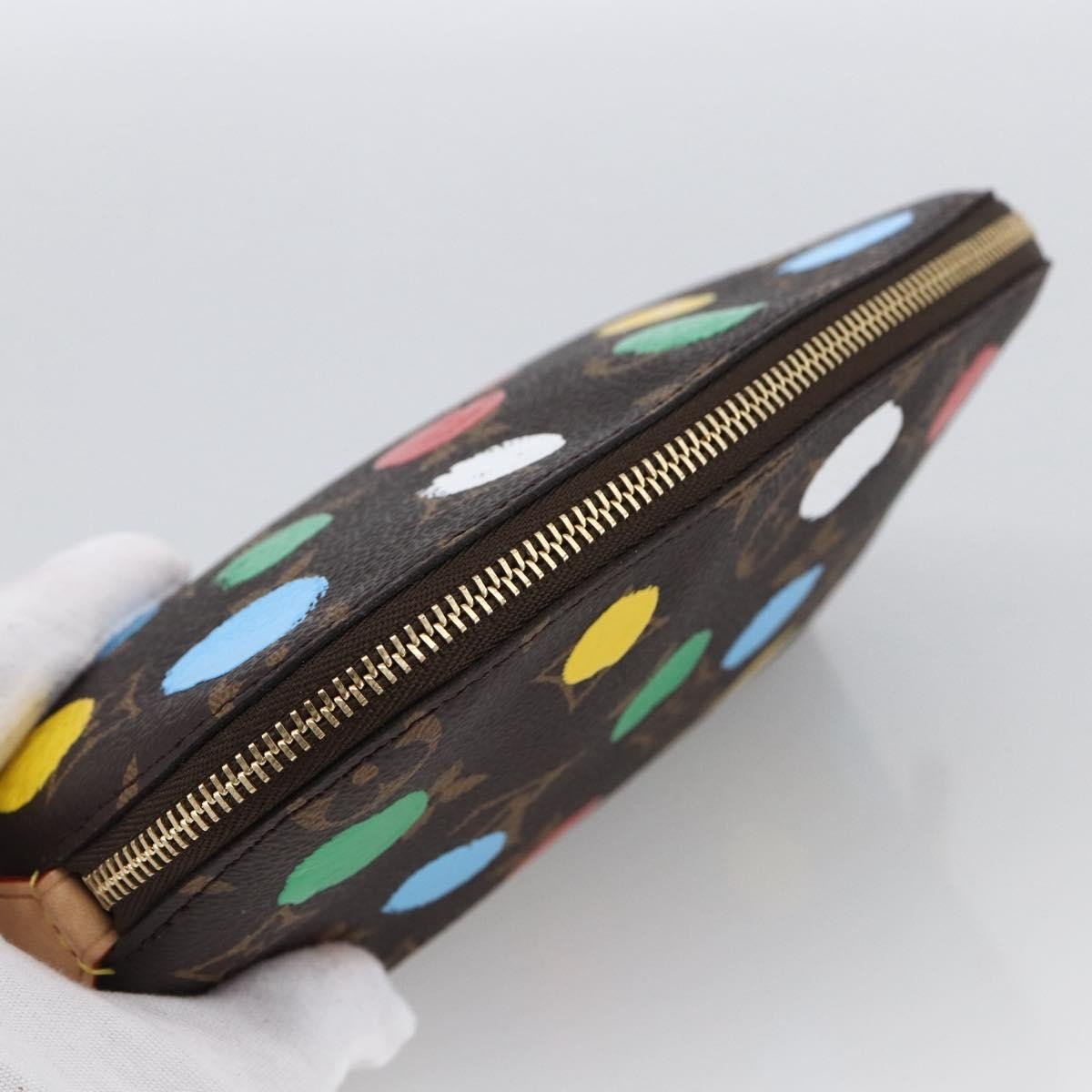Louis Vuitton × Yayoi Kusama Cosmetic Pouch Tela Monogram Pois Dipinti 2023 - Etoilux